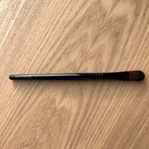 Laura Mercier Camouflage Powder Brush